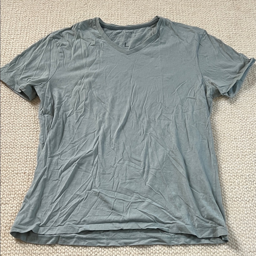 Banana Republic men’s v neck soft tee